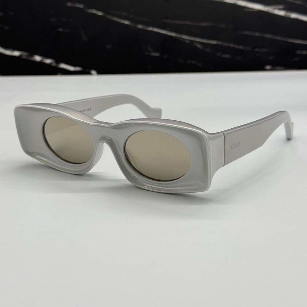 NEW LOEWE SILVER UNISEX SUNGLASSES LOEWE LW40033I 24C